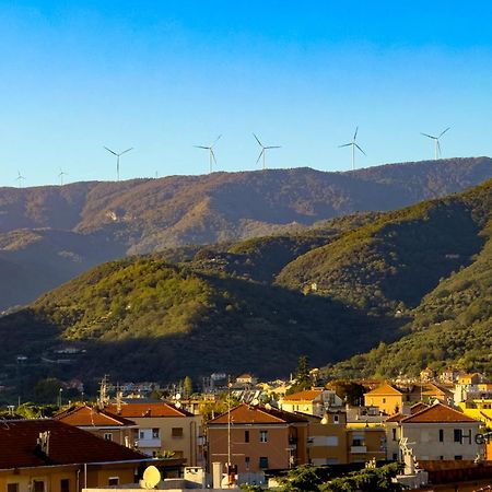 Appartamento Penthouse Panoramic View - Sea 3Min - Ac - Wifi Albisola Superiore Esterno foto